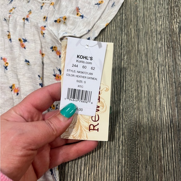 NWT Rewind Smocked Top Short Flutter Sleeve Notched Neck Floral Ivory Size S - Picture 4 of 6